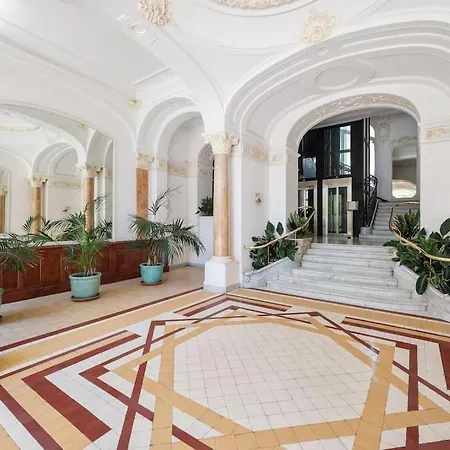 Le Winter Palace - - Parking Prive - Palace - Wifi Apartment